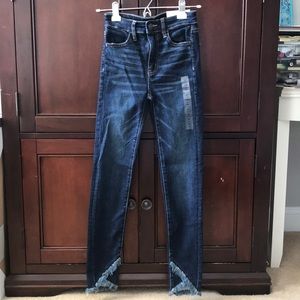 American Eagle Cropped/Frayed Jeans